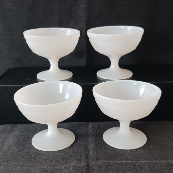 Vintage 1950s Moderntone Hazel Atlas Set of 4 Platonite Milk Glass Sherbet Dish - Picture 1 of 8